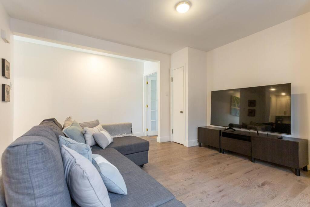 Free Parking, Beautiful 4 1/2- 2 Bedroom Apartment Montréal Eksteriør bilde