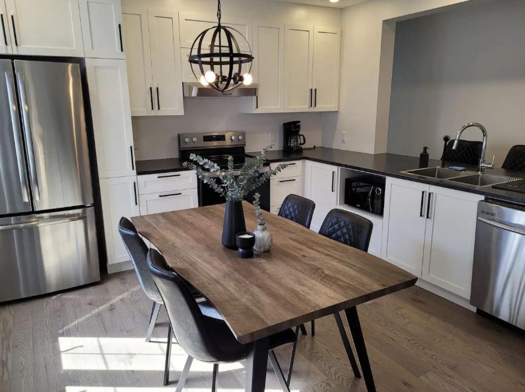 Free Parking, Beautiful 4 1/2- 2 Bedroom Apartment Montréal Eksteriør bilde