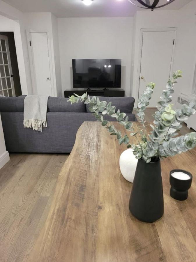 Free Parking, Beautiful 4 1/2- 2 Bedroom Apartment Montréal Eksteriør bilde