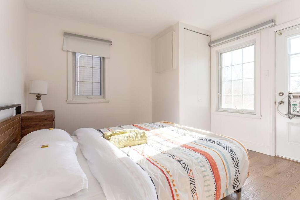 Free Parking, Beautiful 4 1/2- 2 Bedroom Apartment Montréal Eksteriør bilde